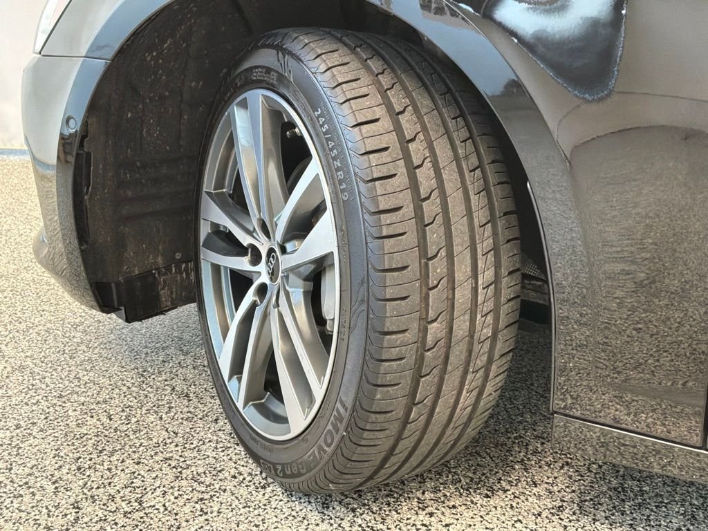 Used 2023  Audi 45 Premium image 3