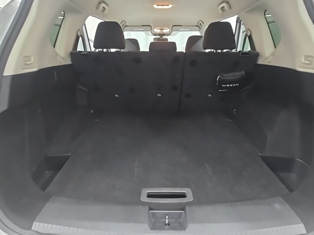Used 2024 Silver Nissan S image 16