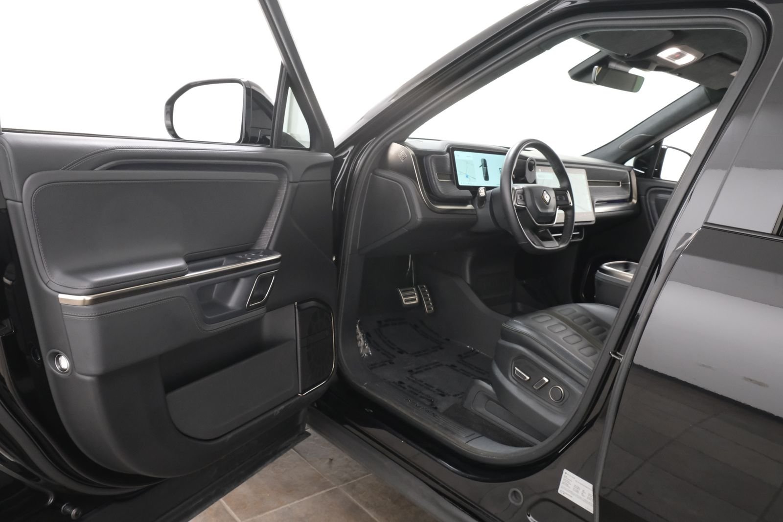 Used 2023 Midnight Rivian Adventure image 25