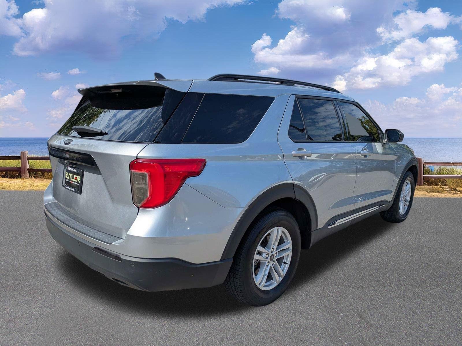 Used 2024 Iconic Silver Ford XLT image 8