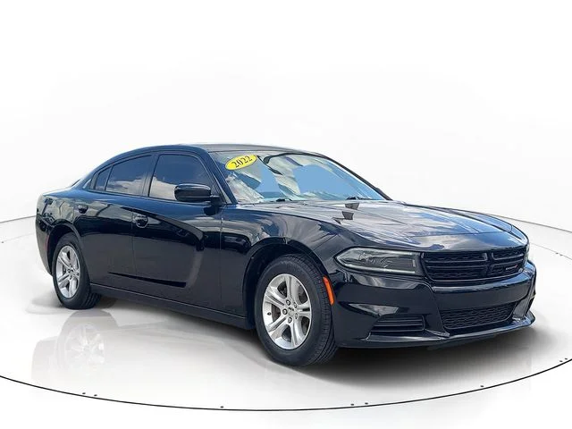 Used 2022 Black Dodge SXT image 3