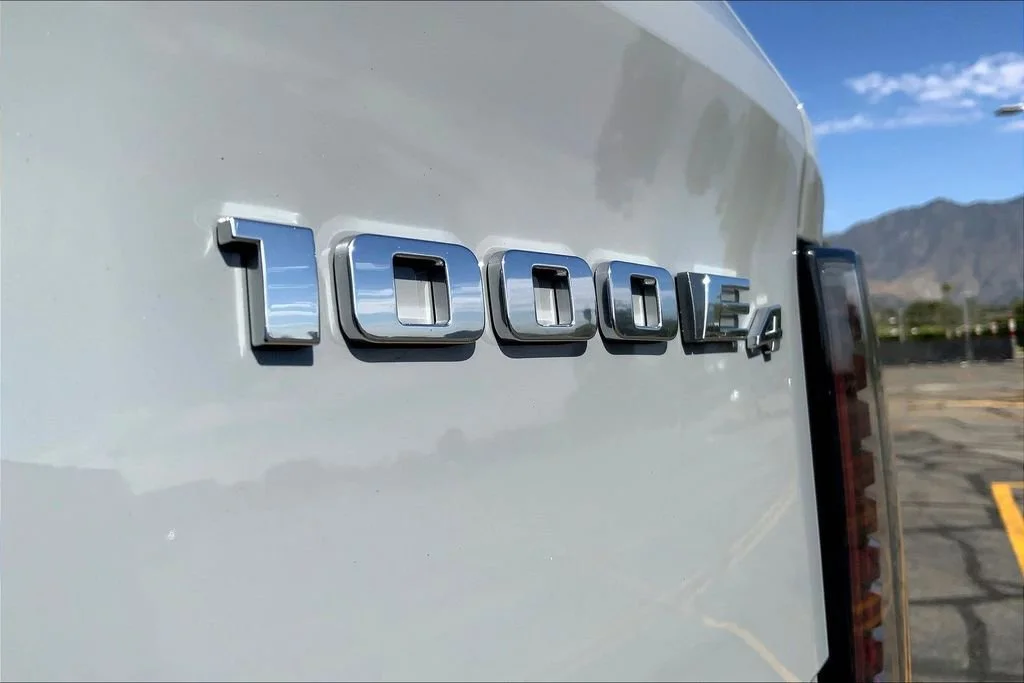2026 Cadillac Escalade IQL Luxury - Photo 16