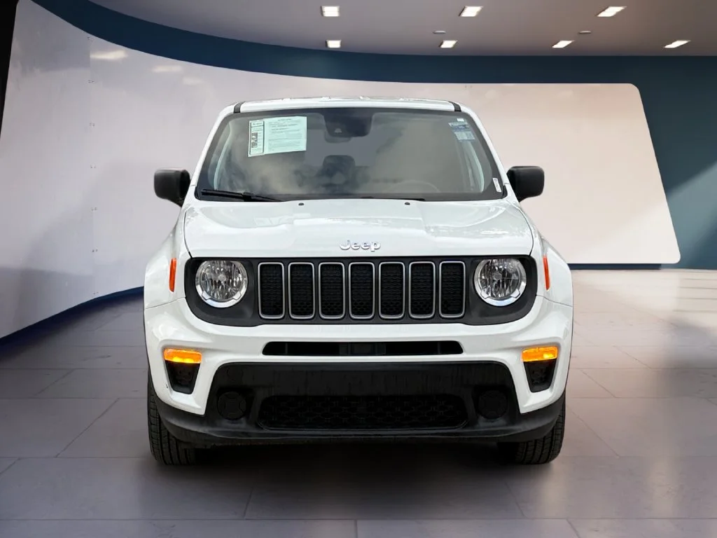 Used 2023 White Jeep Latitude image 8