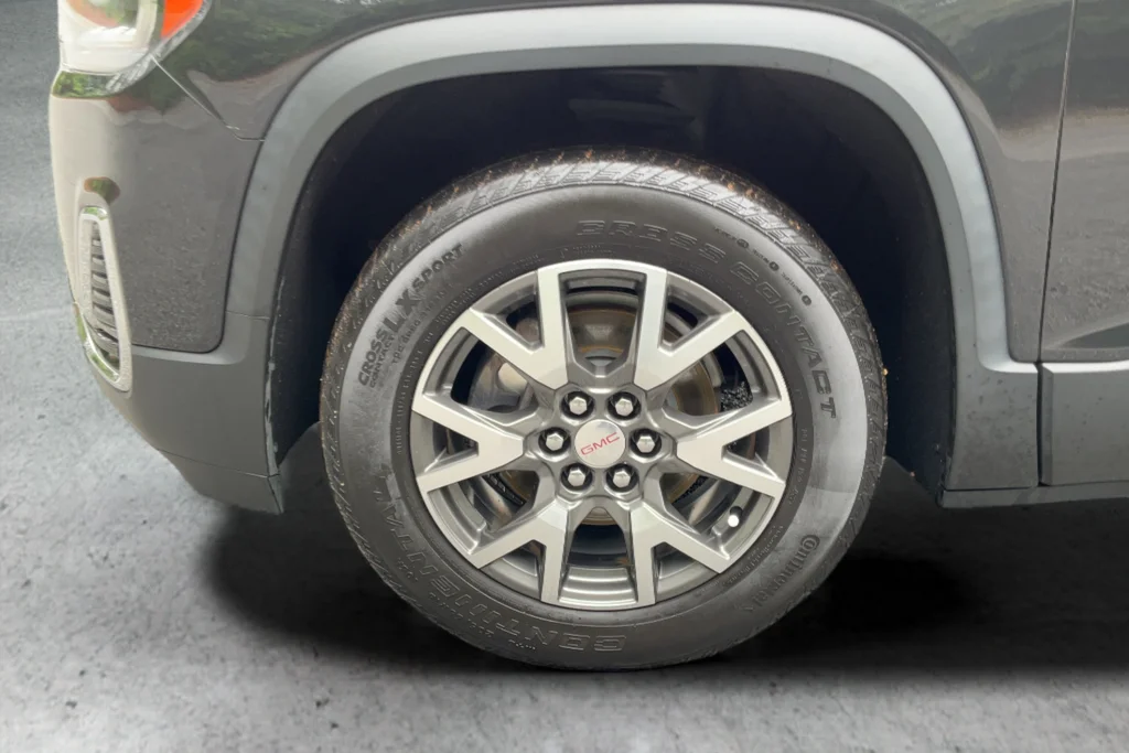 Used 2020 Black GMC SLE image 24