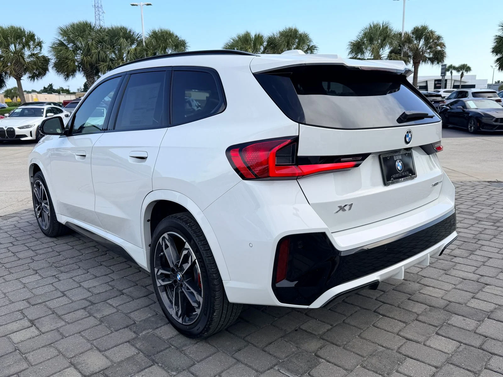 New 2026 Alpine White BMW xDrive28i image 11