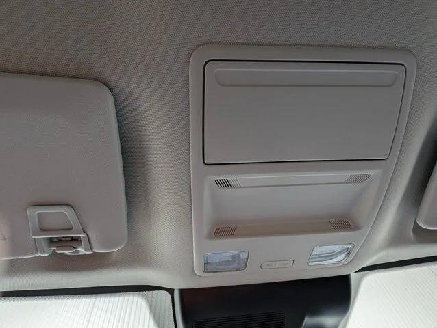New 2026 Space White Metallic Ford XLT image 34