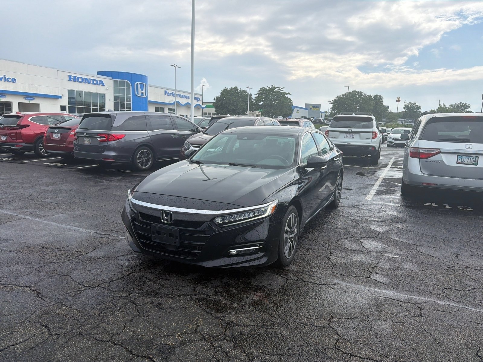 Used 2019 Crystal Black Pearl Honda Touring image 4