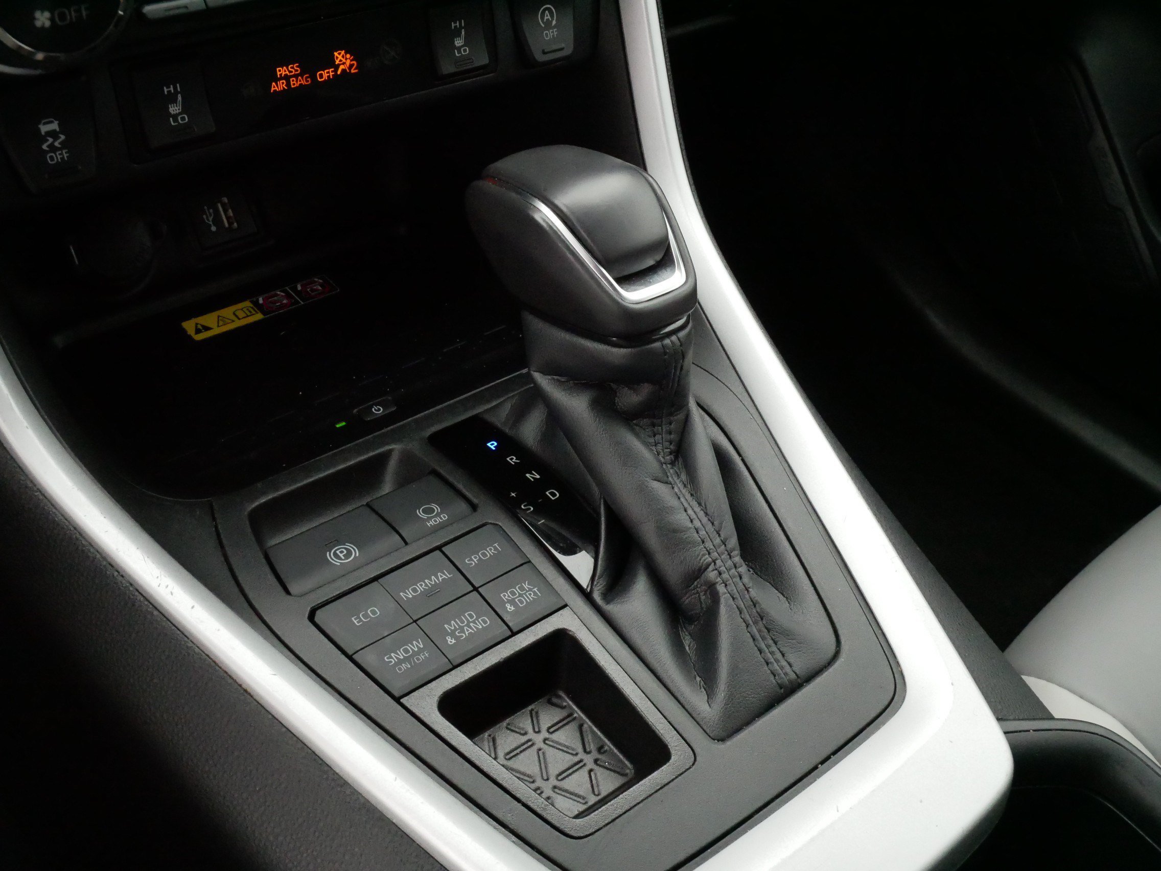 Certified Used 2023 MIDNIGHT BLACK METAL Toyota XLE Premium image 24