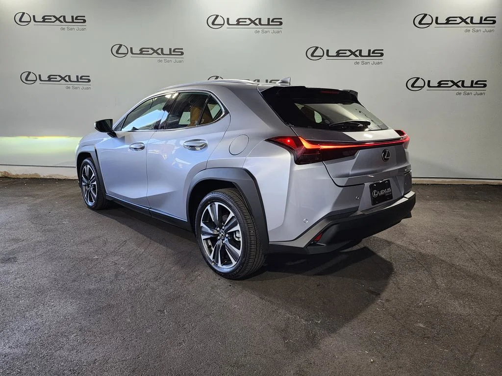 New 2026 Silver Lexus 300h image 8