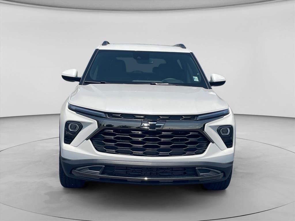 New 2026 Iridescent Pearl Tricoat Chevrolet ACTIV image 2