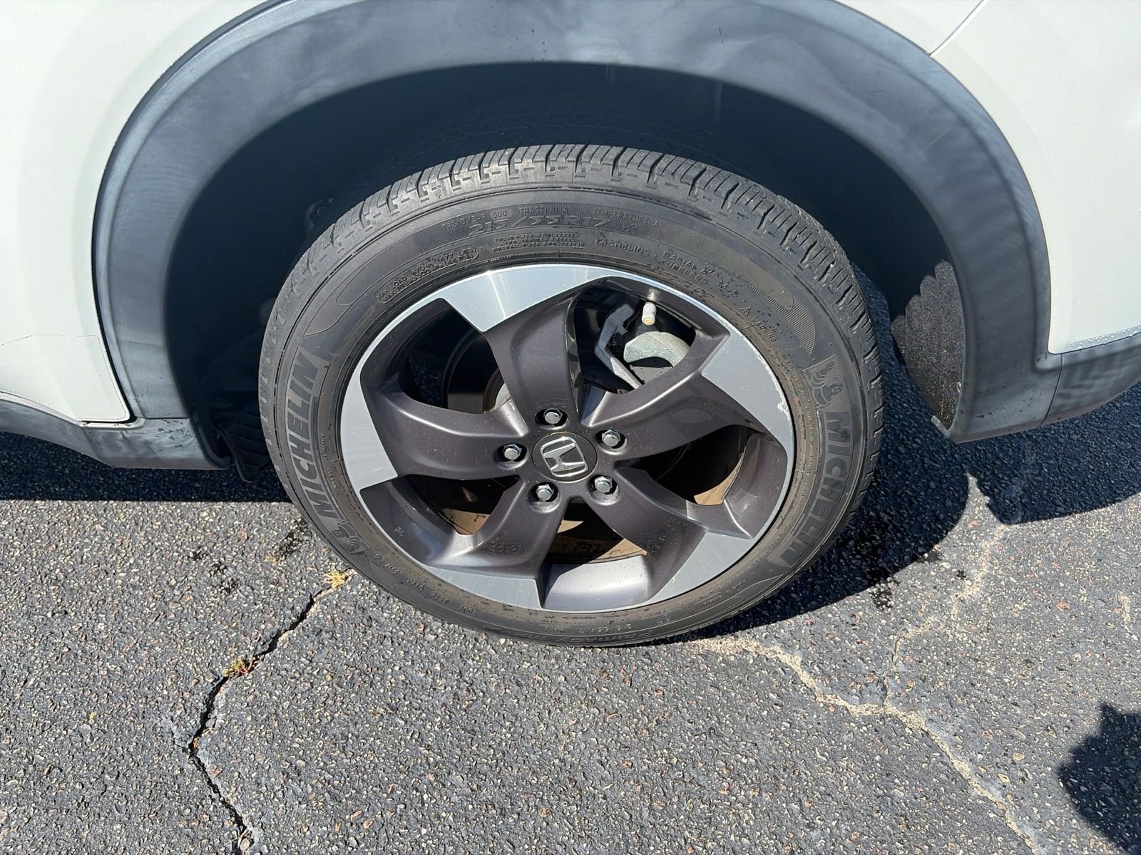 Used 2018 White Honda EX image 11