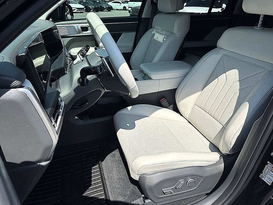 New 2026 Phantom Black Hyundai SEL FWD image 9