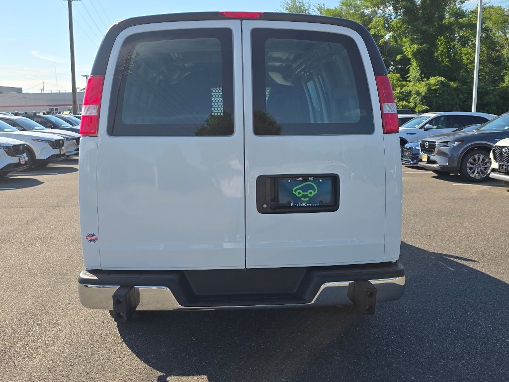Used 2025 Summit White Chevrolet Work Van image 16