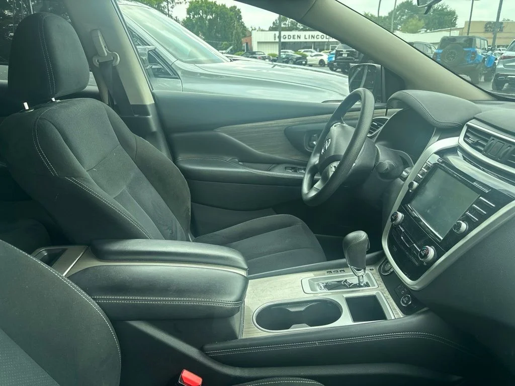 Used 2018 Pearl White Nissan S image 6
