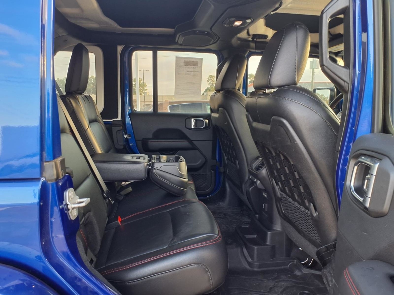 2018 Jeep Wrangler Unlimited photo 13 of 27