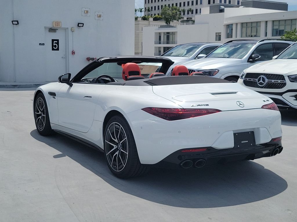 New 2027 MANUFAKTUR Moonlight White Metallic Mercedes-Benz AMG® SL 43 Roadster image 31