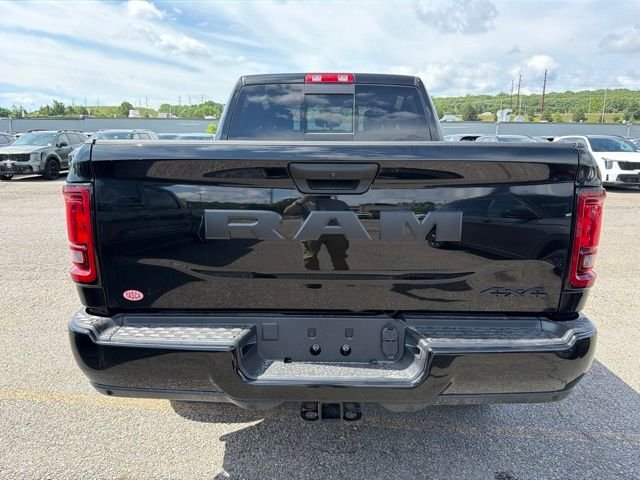 New 2026 Diamond Black Crystal Pearl-Coat Exterior Paint RAM Black Express image 6