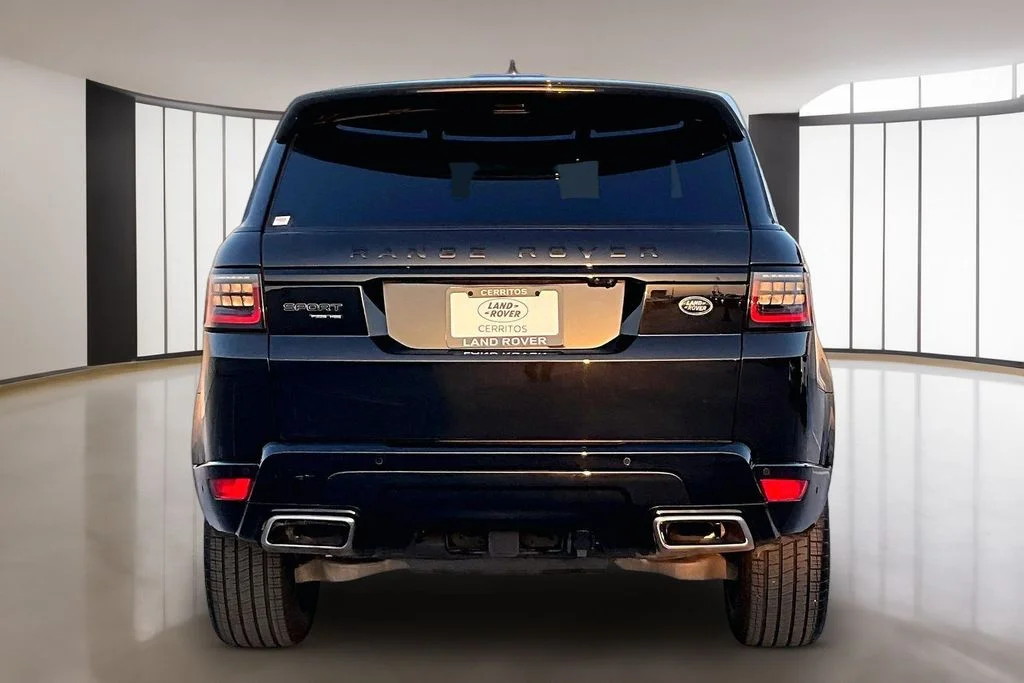Used 2022 Black Land Rover HSE Dynamic image 5