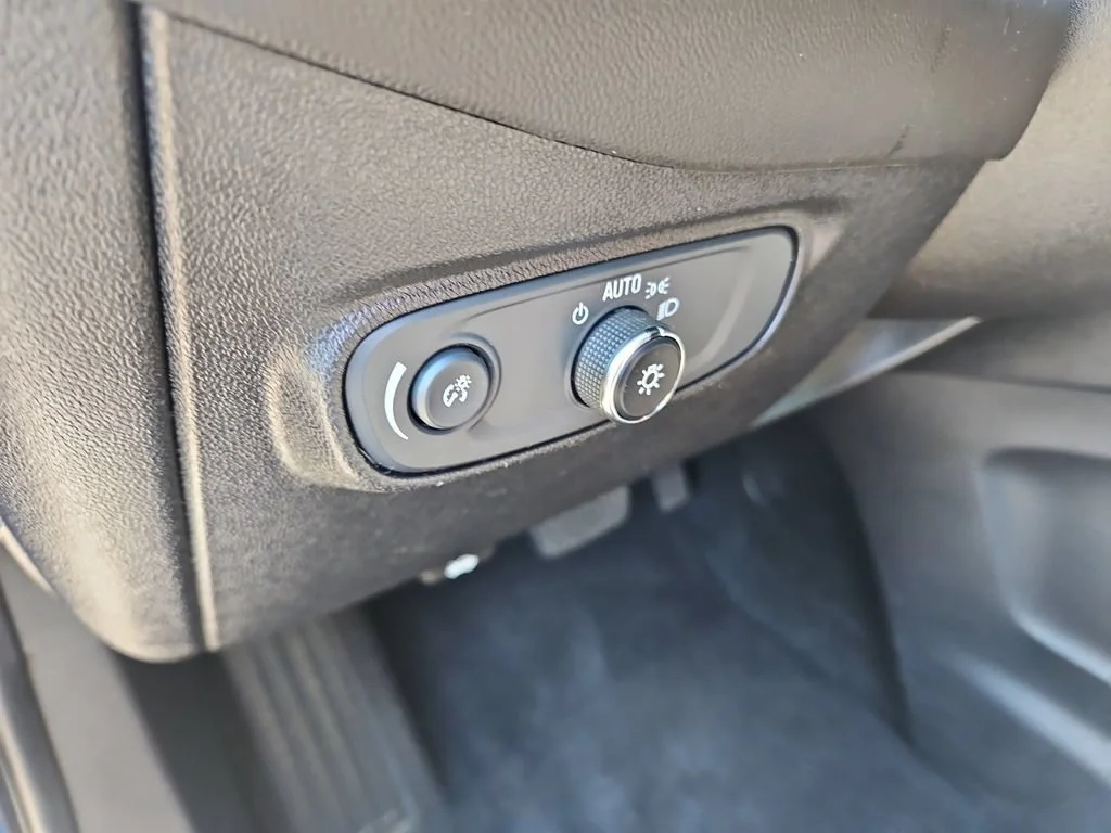 Used 2019 PACIFIC BLUE METALLIC Chevrolet LT image 21
