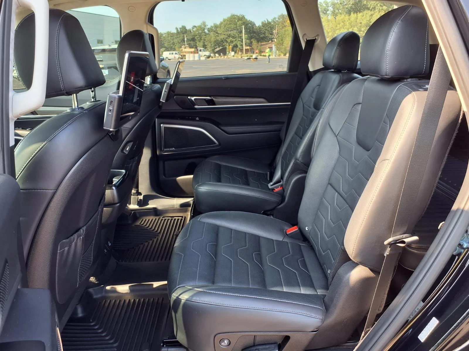 Used 2021 Ebony Black Kia SX image 22