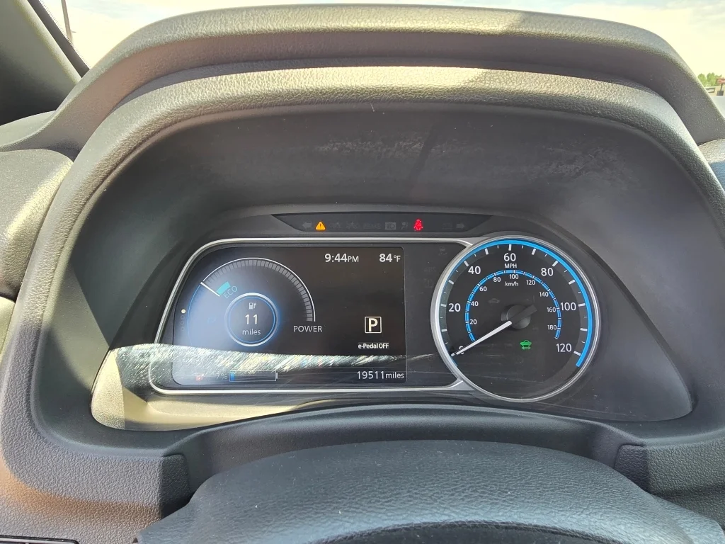 Used 2023 Glacier White Nissan S image 22