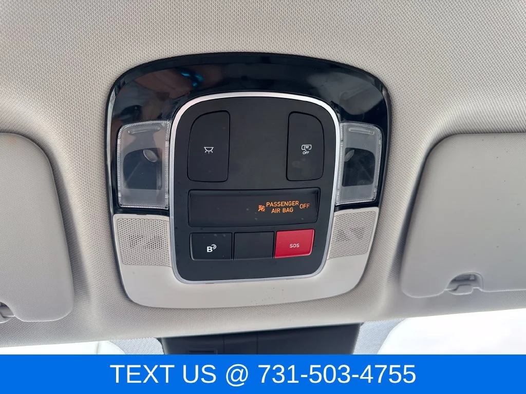 Used 2025 Gray Hyundai SEL image 23