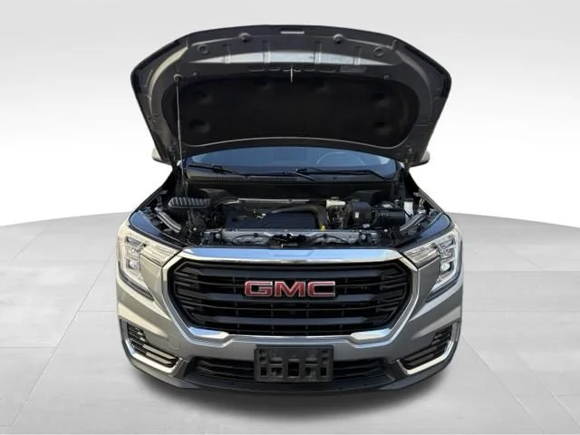 Used 2023 Silver GMC SLE image 34