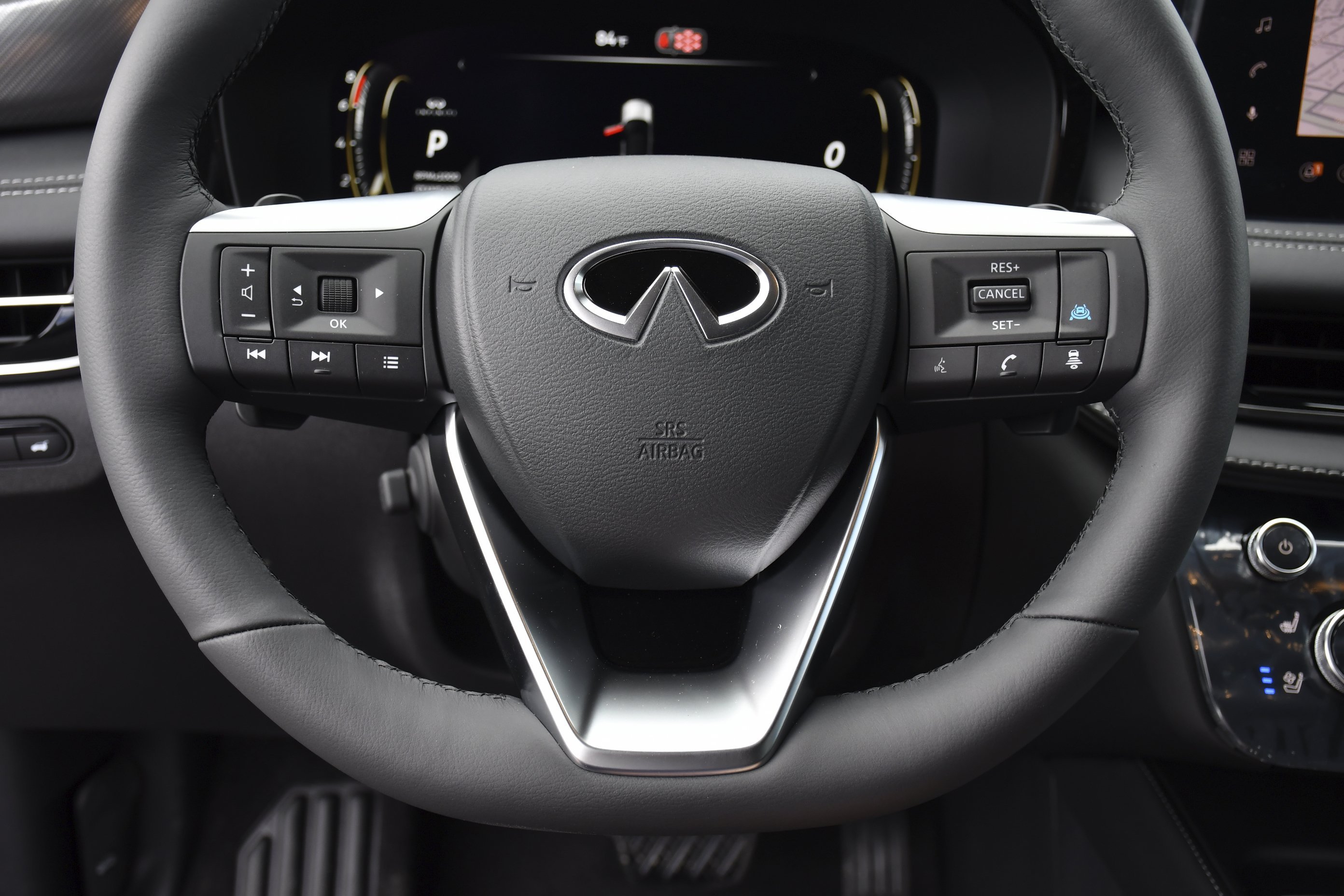 New 2027 GRAPHITE SHADOW INFINITI Luxe FWD image 7