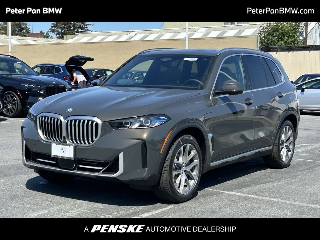 New 2026 Dravit Grey Metallic BMW xDrive50e image 1