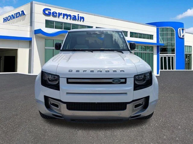Used 2023 Fuji White Land Rover First Edition image 9
