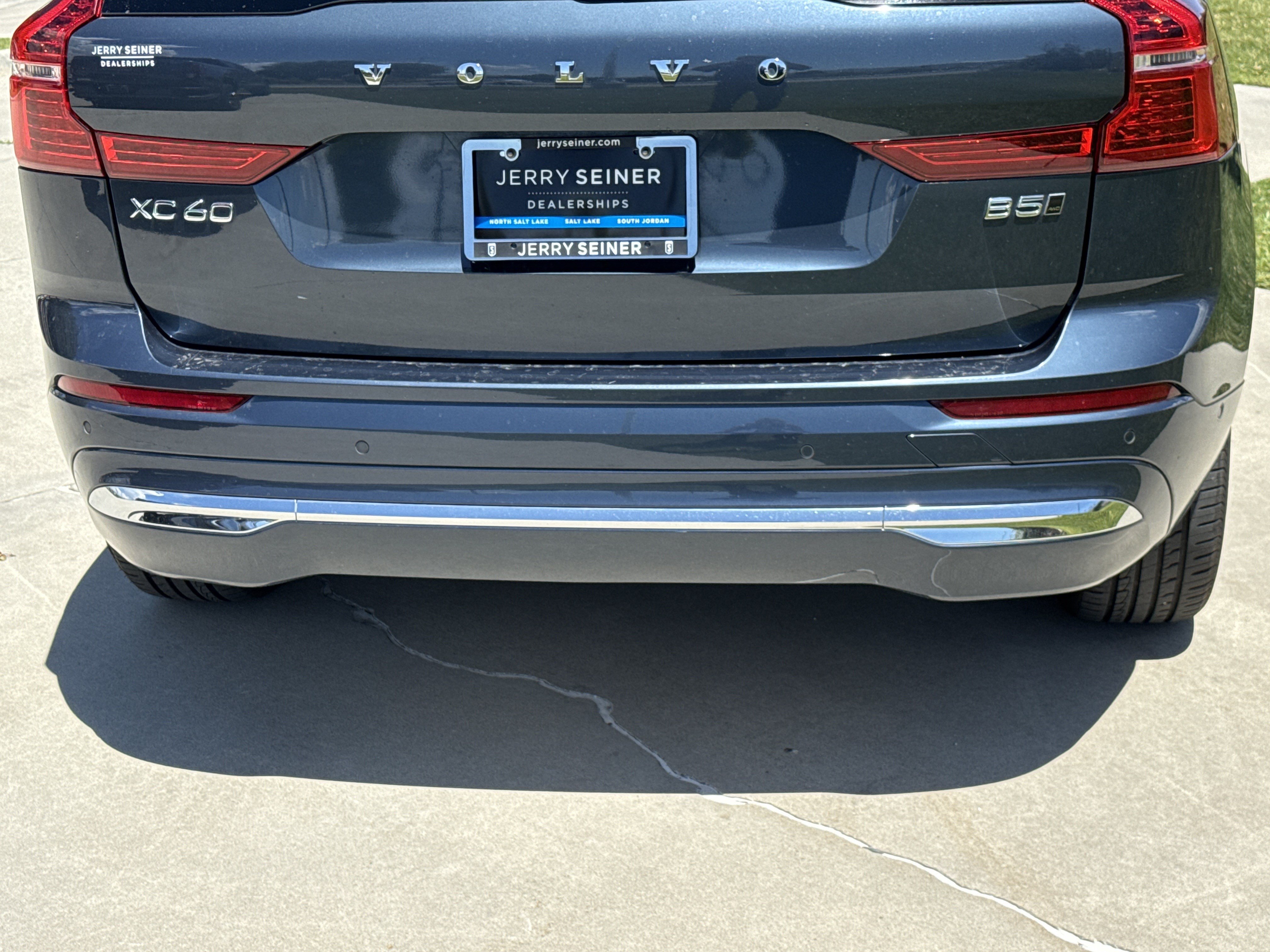 Used 2023 Blue Volvo Plus Bright Theme image 5