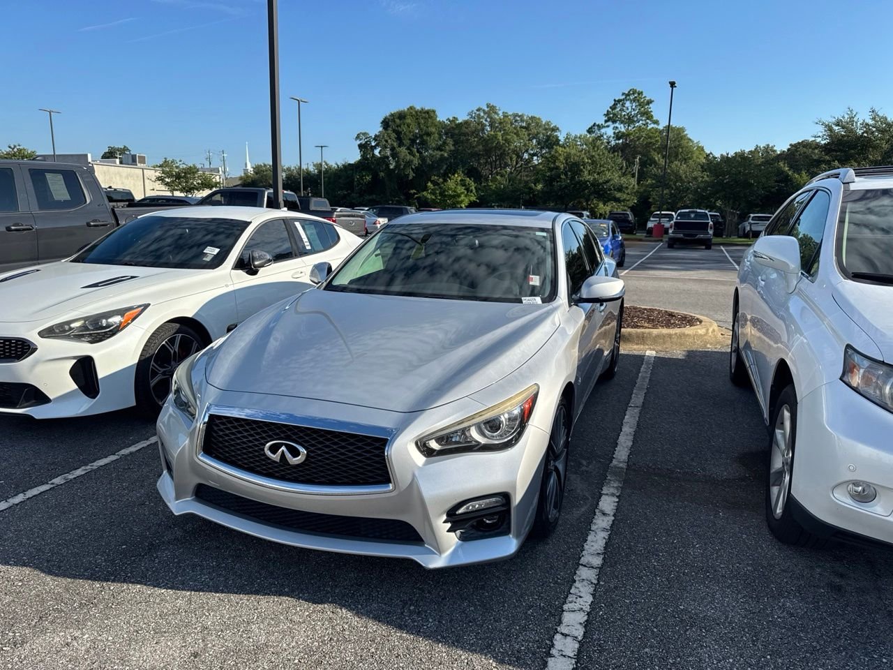 Used 2015 Silver INFINITI Sport image 1