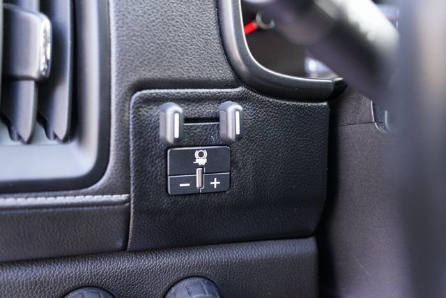 2020 GMC CANYON - Image 13