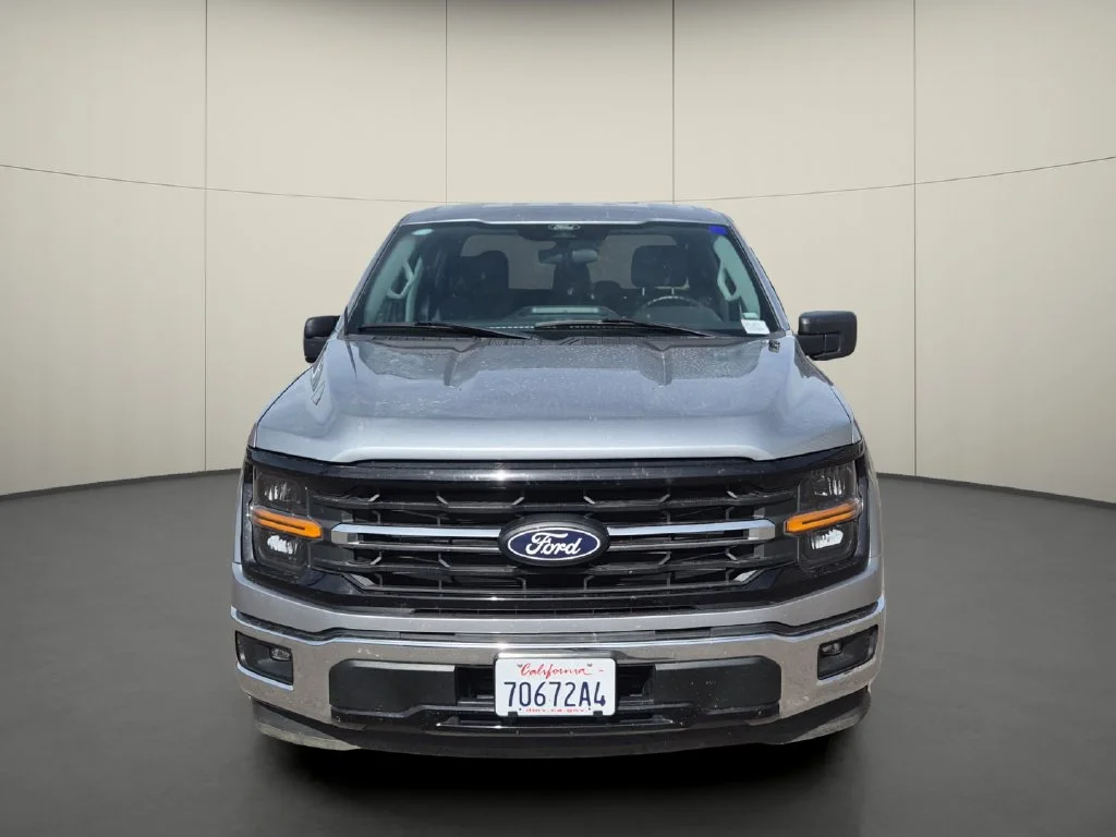 Used 2025 Silver Ford XLT image 2