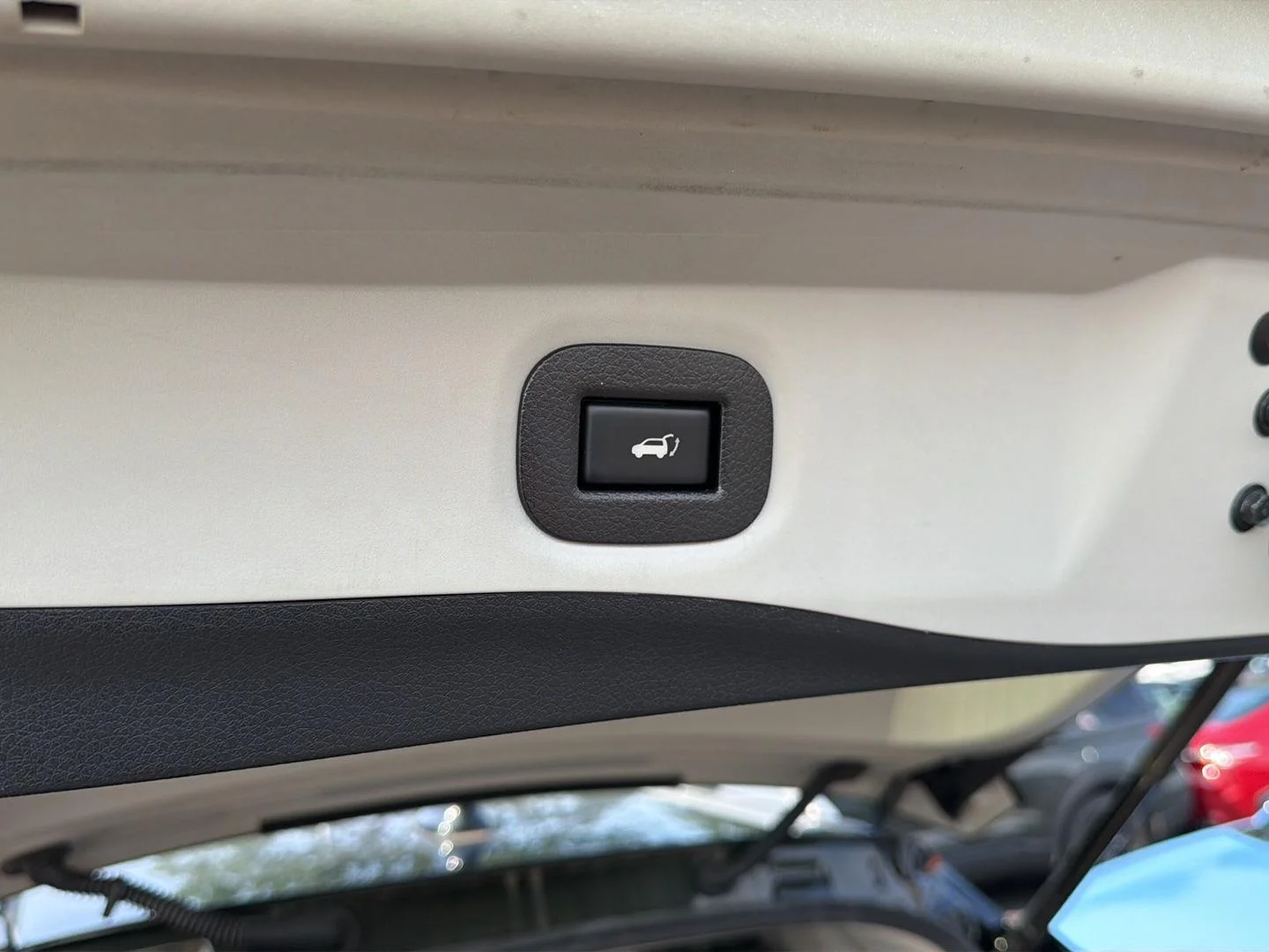 Used 2020 Midnight Pine Metallic Nissan SV image 6