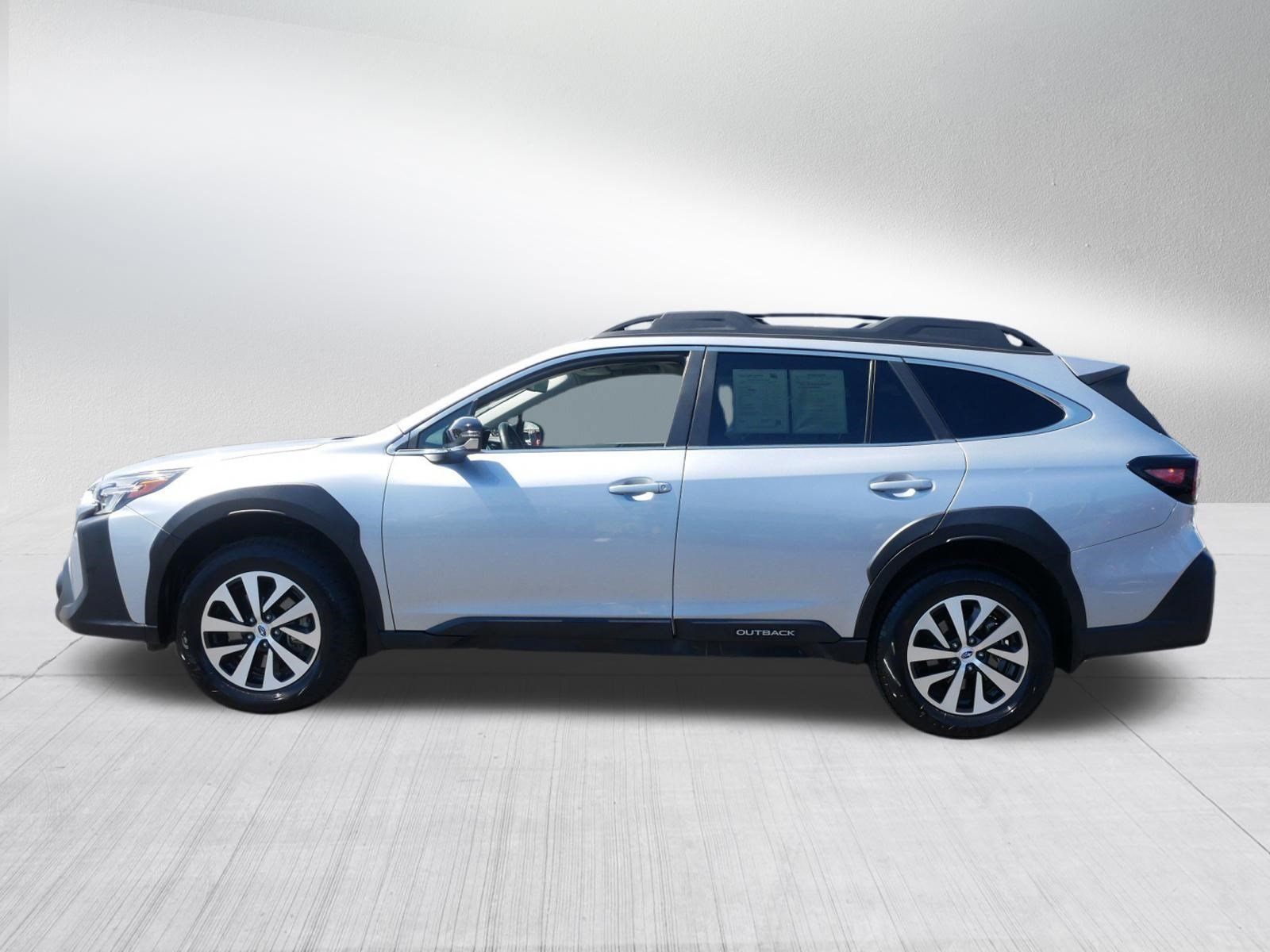 Used 2025 Ice Silver Metallic Subaru Premium image 4