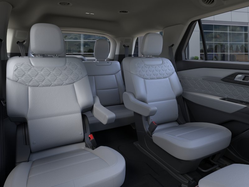 New 2026 Star White Metallic Tri-Coat Ford Platinum™ image 11