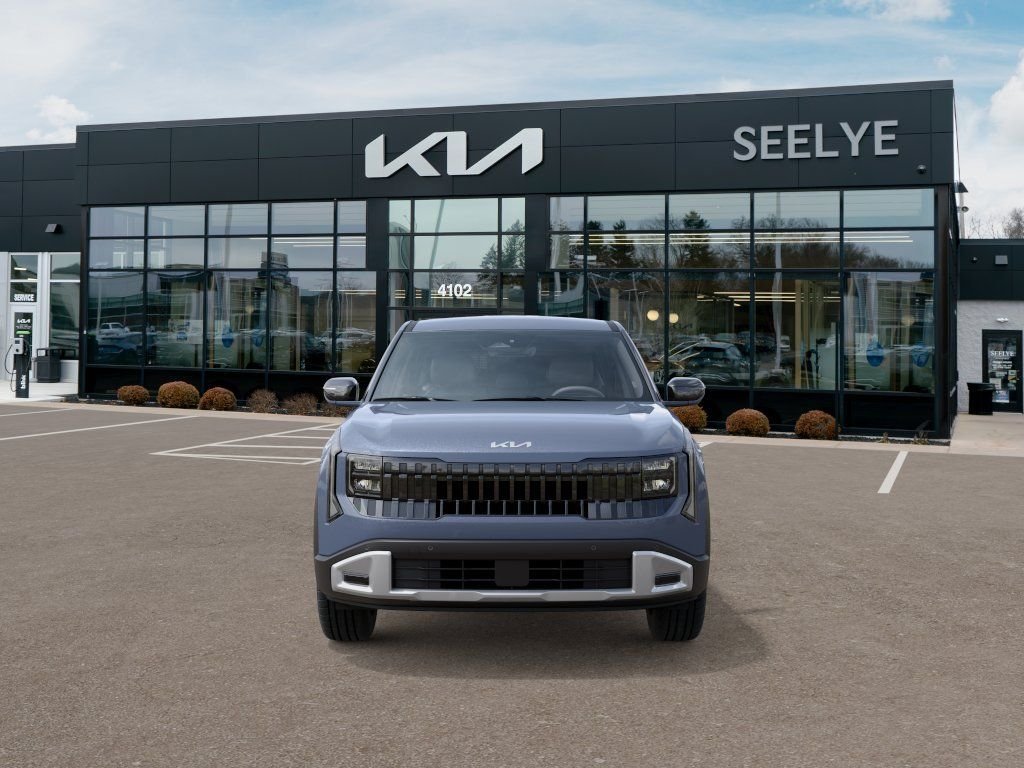 New 2027 Pale Gray Kia S image 2
