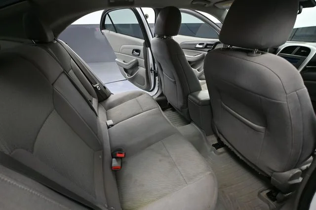 Used 2015 White Chevrolet LS image 34