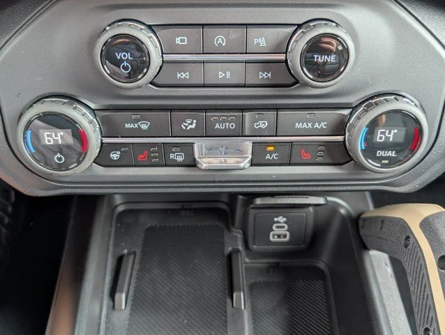 New 2026 Avalanche Gray Ford Badlands® image 20
