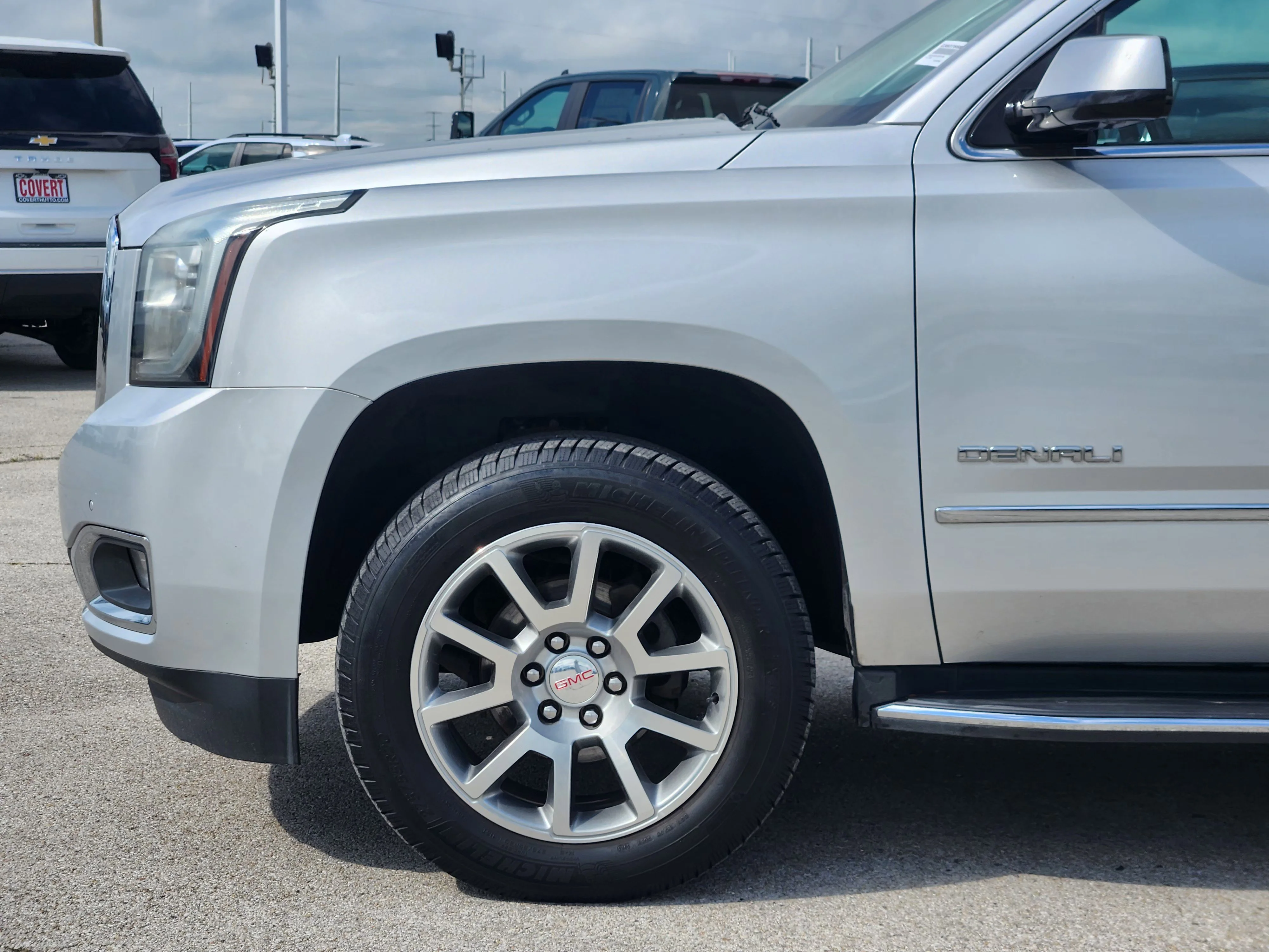 Used 2018 Quicksilver Metallic GMC Denali image 9