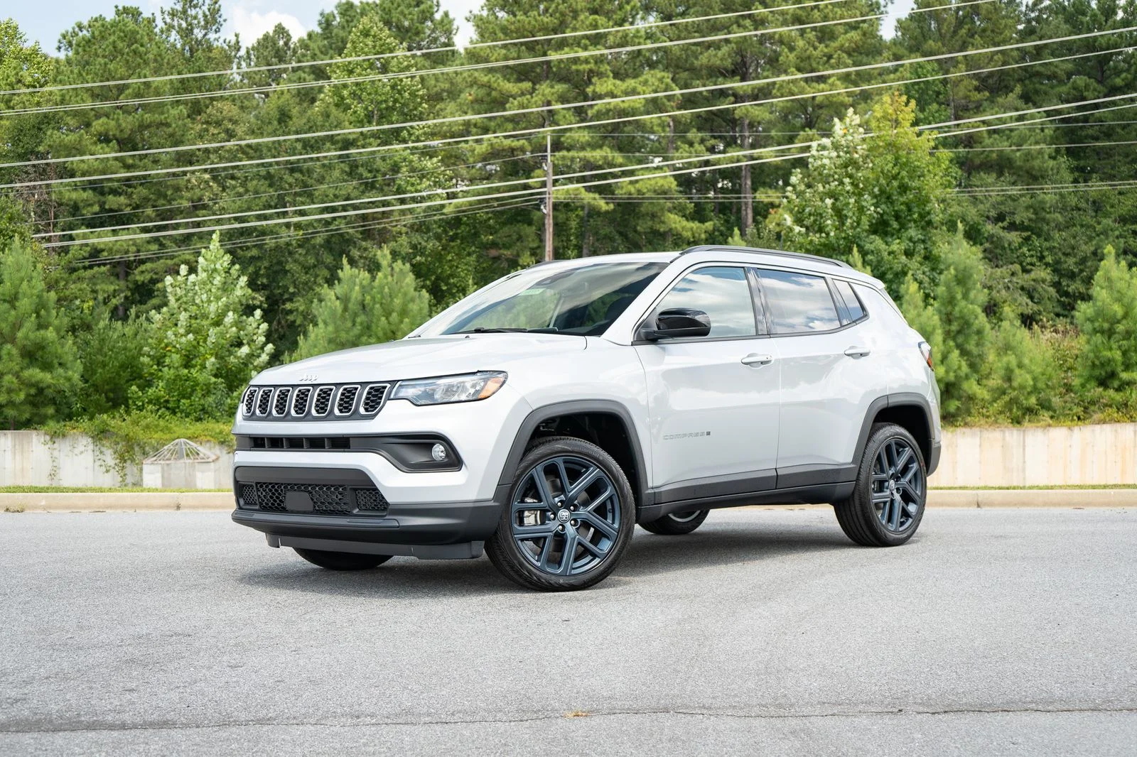 New 2026 Silver Zynith Metallic Clearcoat Jeep  image 1