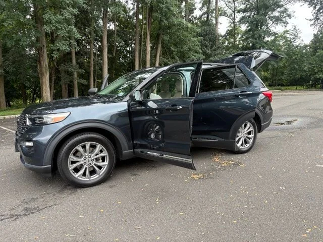 Certified Used 2023 Blue Metallic Ford XLT image 27