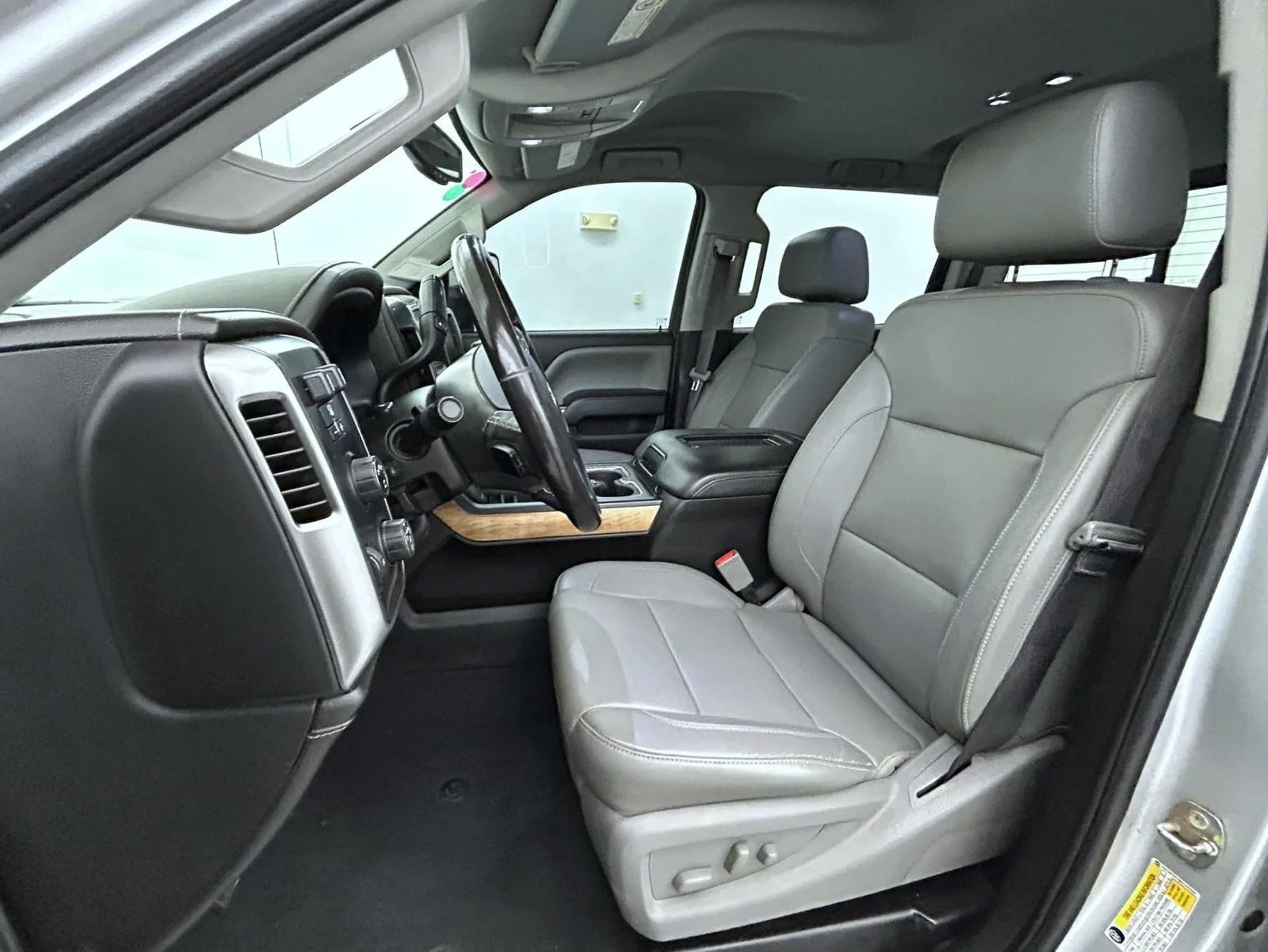 Used 2019 Silver Chevrolet LTZ image 10