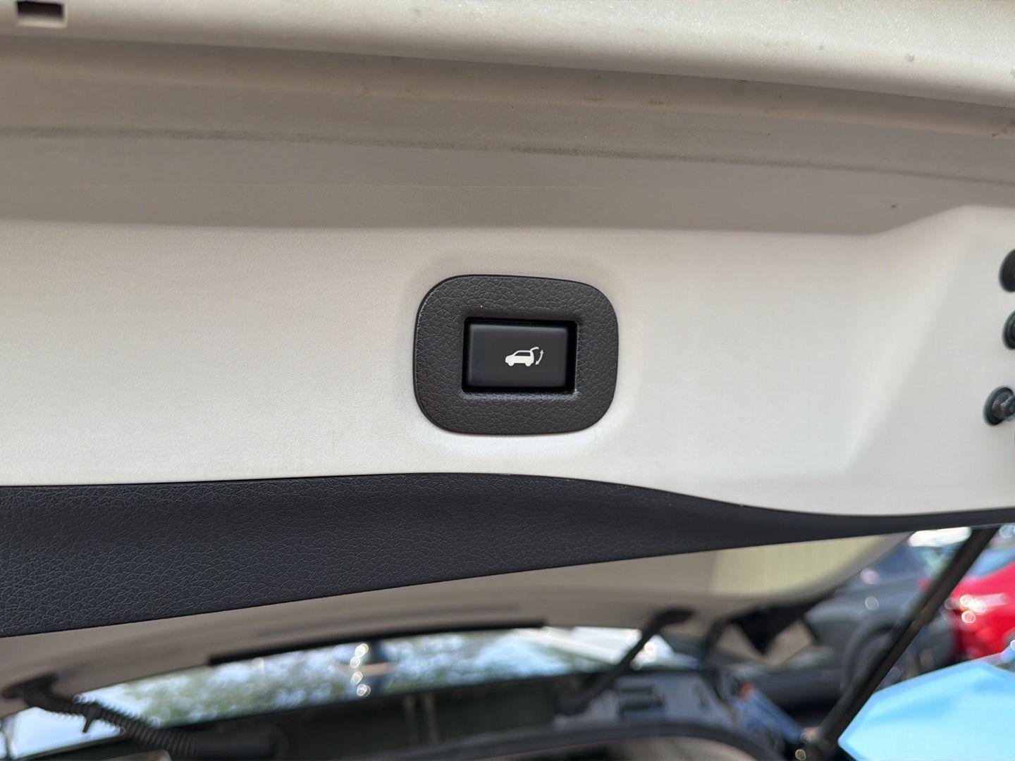 Used 2020 Midnight Pine Metallic Nissan SV image 6