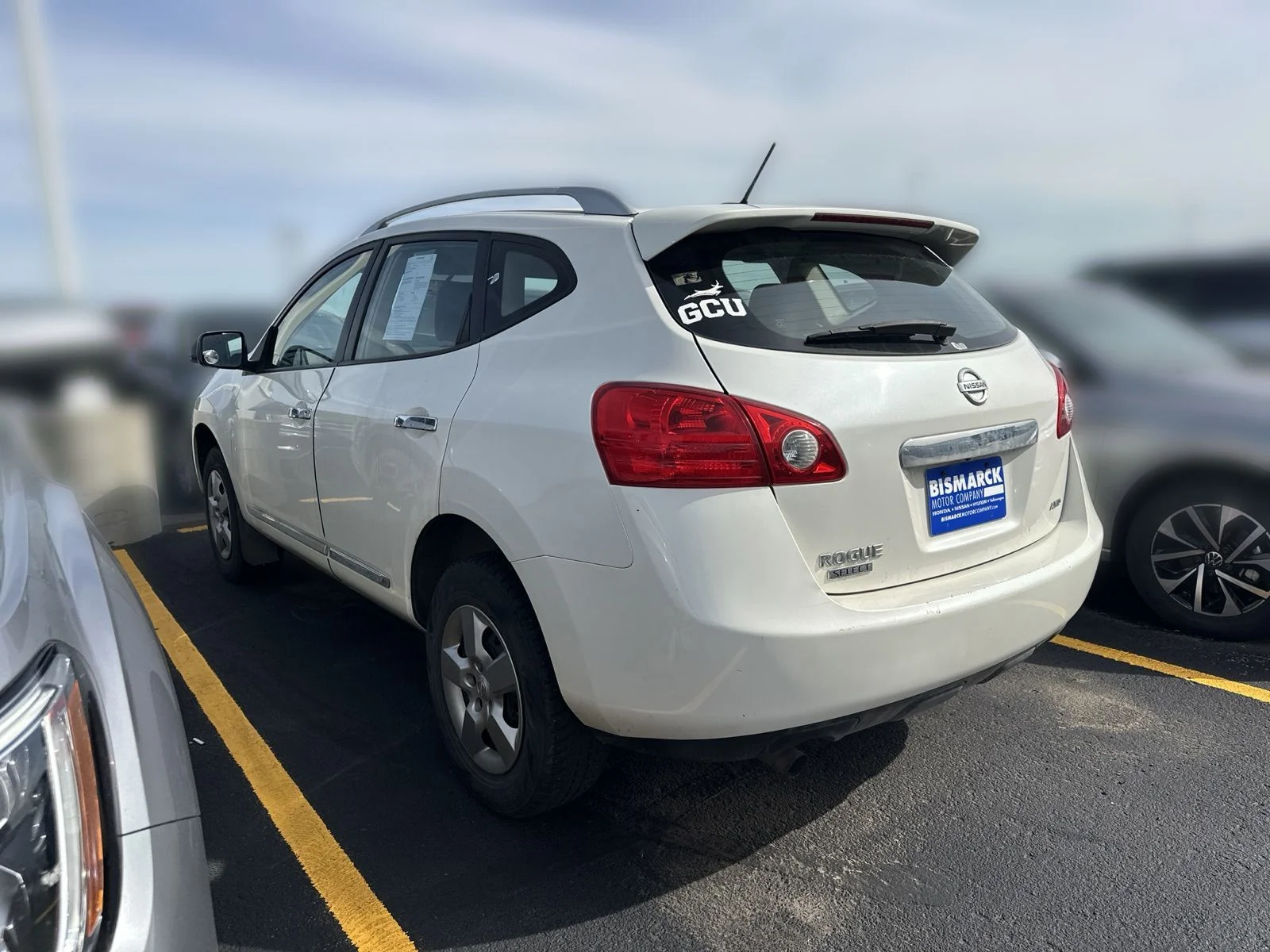 Used 2015  Nissan S image 4
