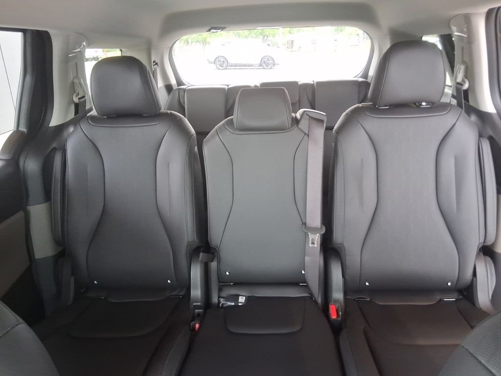 Used 2026  Kia LXS image 21