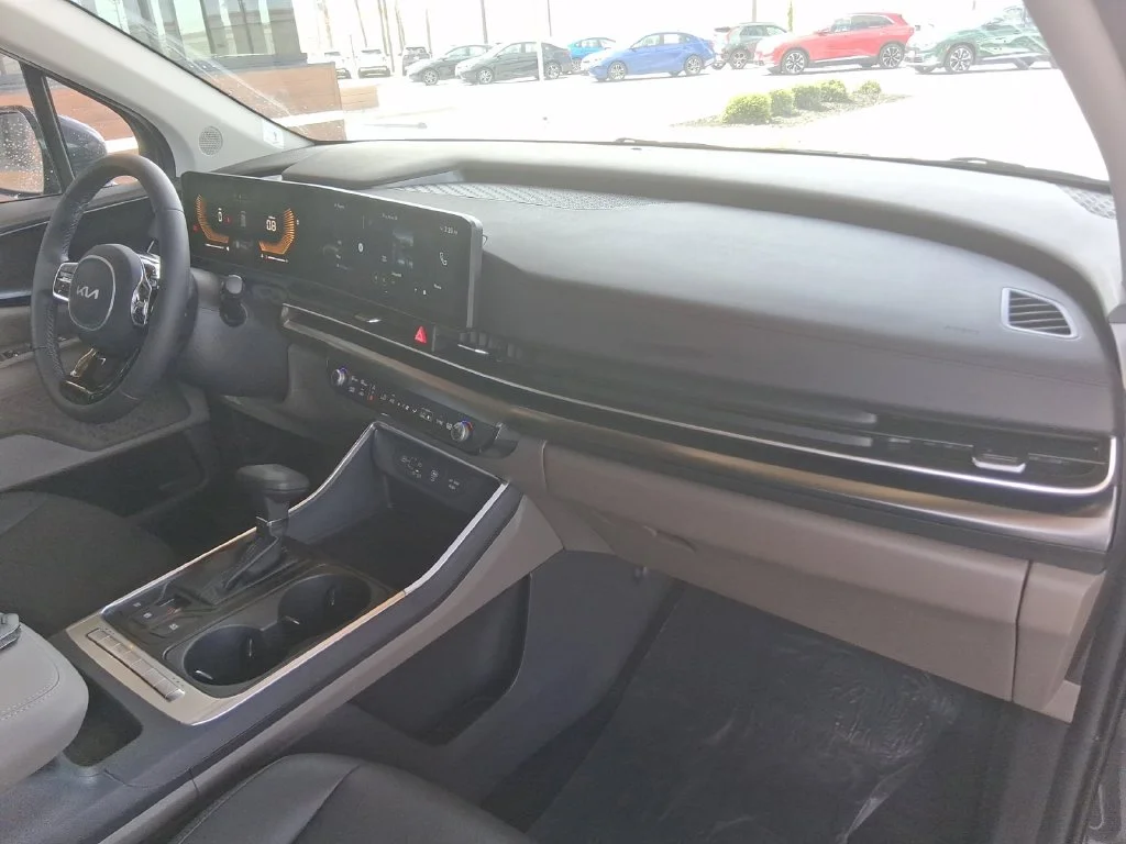 Used 2026  Kia LXS image 11