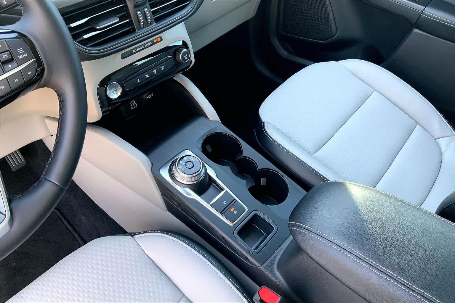 Used 2025 Agate Black Ford PHEV image 34