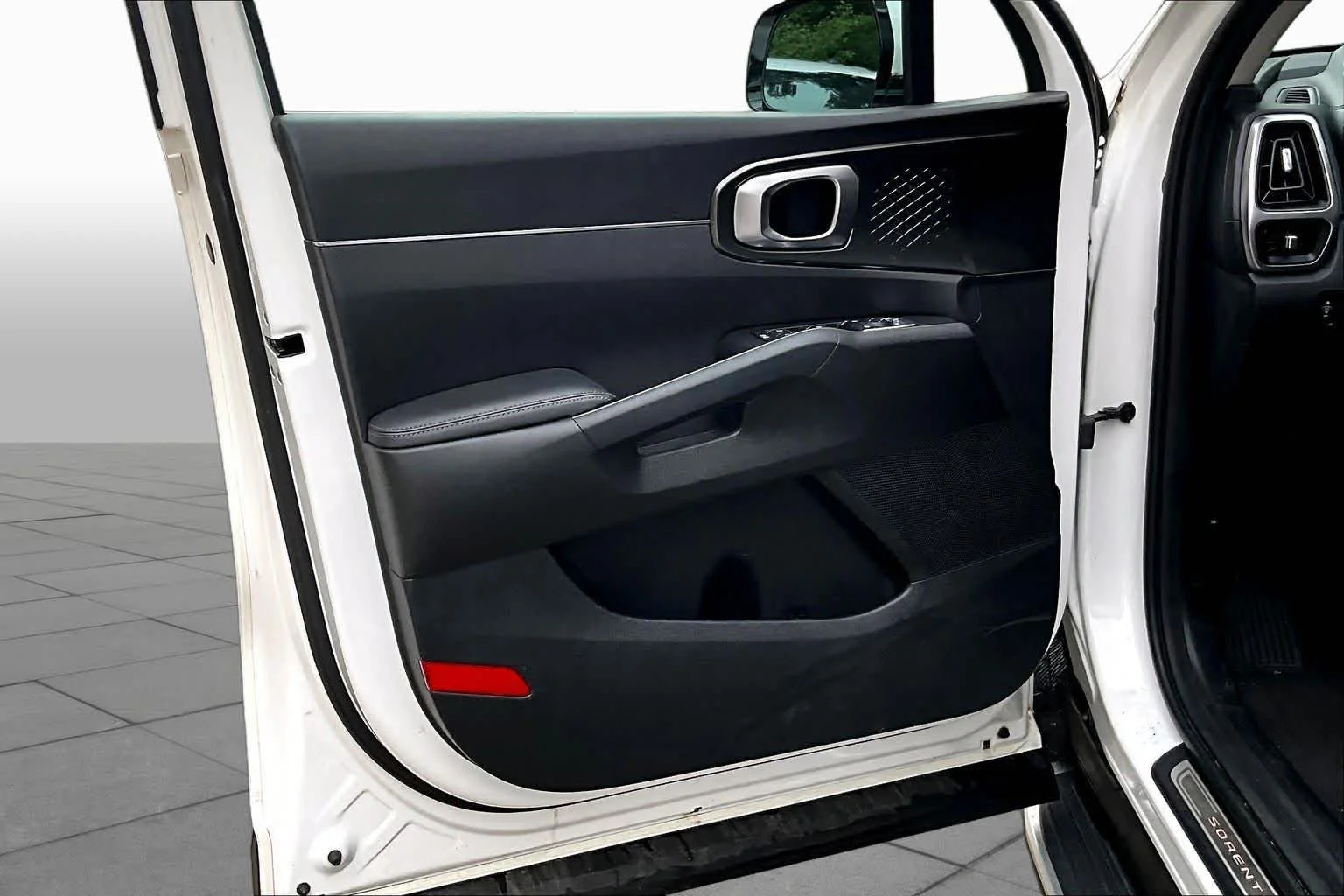 Used 2021 Snow White Pearl Kia EX image 21